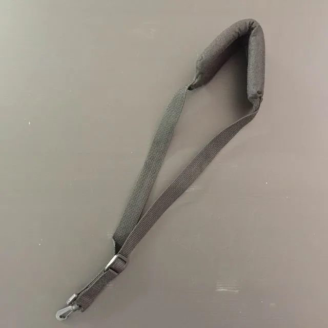 רצועת צוואר מרופדת לסקסופון
